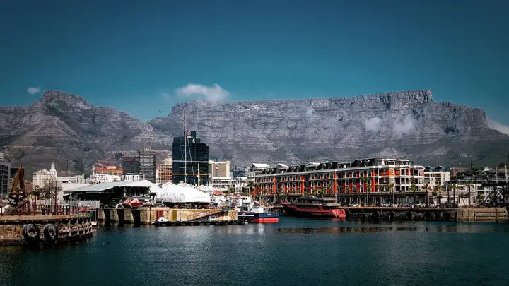 Cape Town Waterfront beneath Table Mountain
